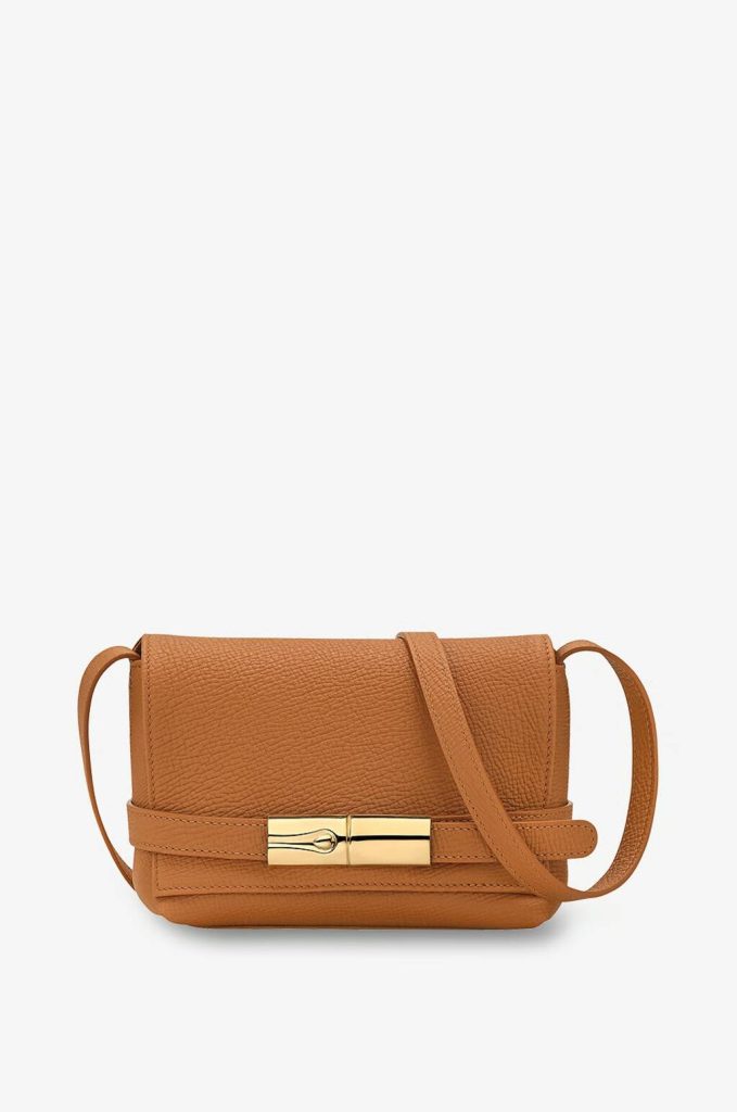 Taschen und lederwaren von longchamp stilvoll im alltag kombinieren